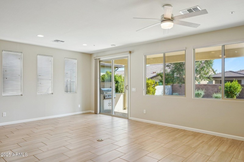 12-web-or-mls-W Montansoro Ln-S2909-012