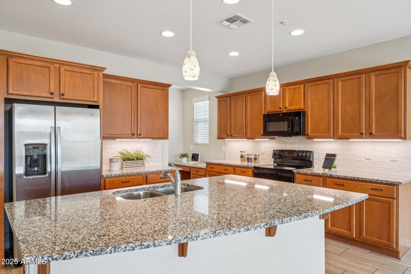 17-web-or-mls-W Montansoro Ln-S2909-017