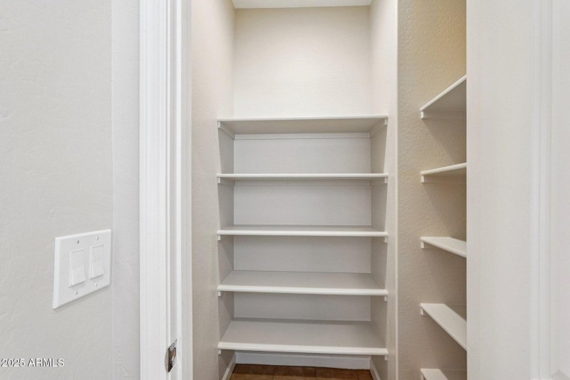 27-web-or-mls-W Montansoro Ln-S2909-027