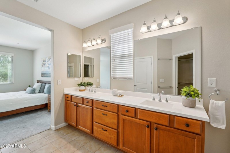 32-web-or-mls-W Montansoro Ln-S2909-032