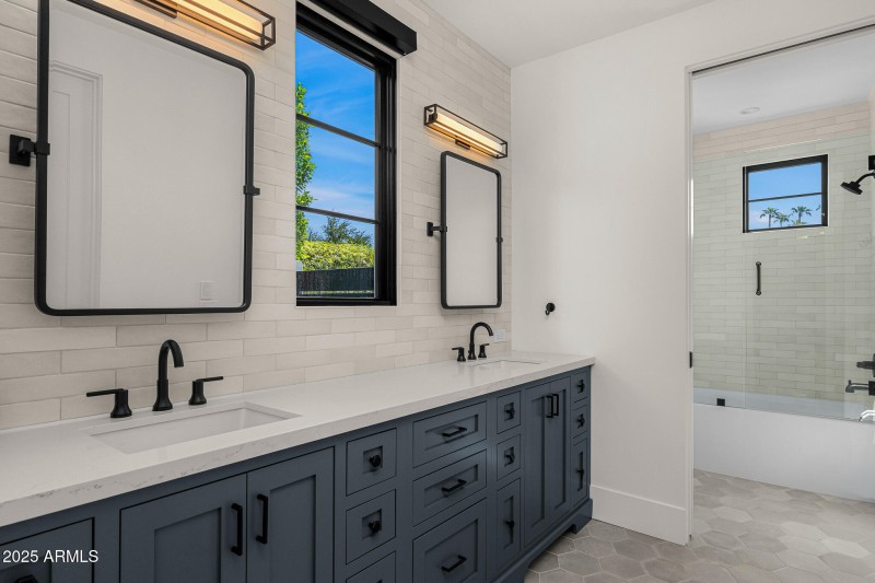 40guest bathrooom3_1