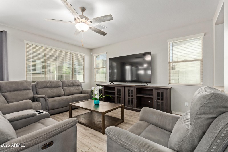 1080 N 153RD Drive, Goodyear, AZ 85338