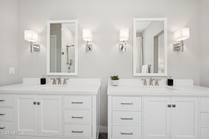 154704_Edgewood Estates_Primary Bathroom