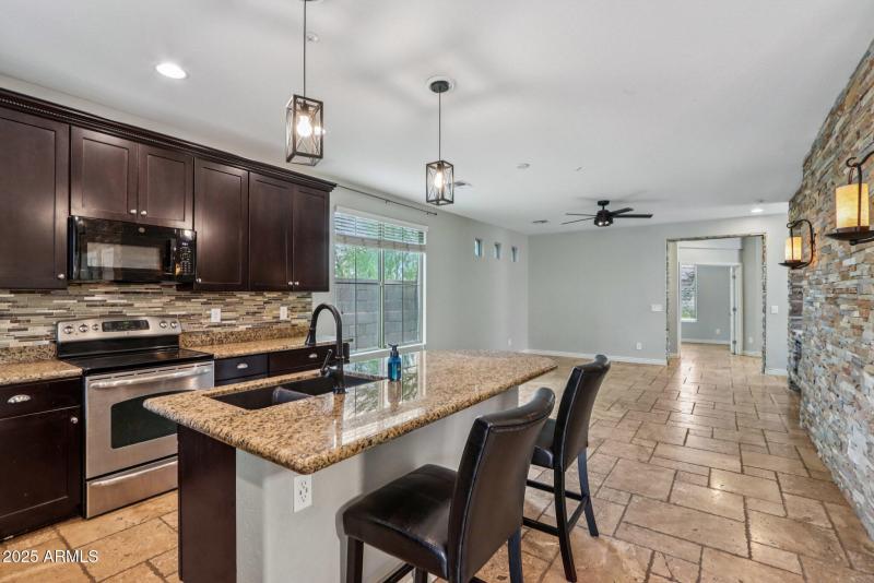 17-web-or-mls-W Palo Brea Ln-L2608-015