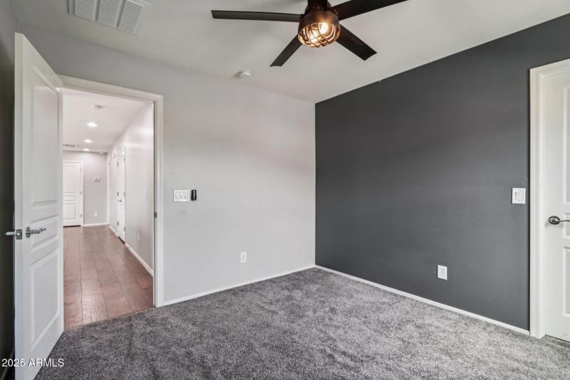 35-web-or-mls-W Palo Brea Ln-L2608-033