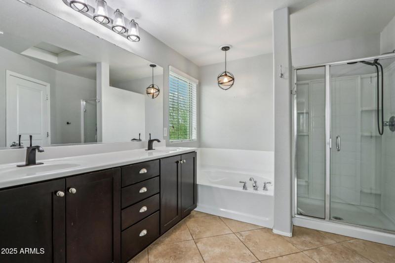 40-web-or-mls-W Palo Brea Ln-L2608-038