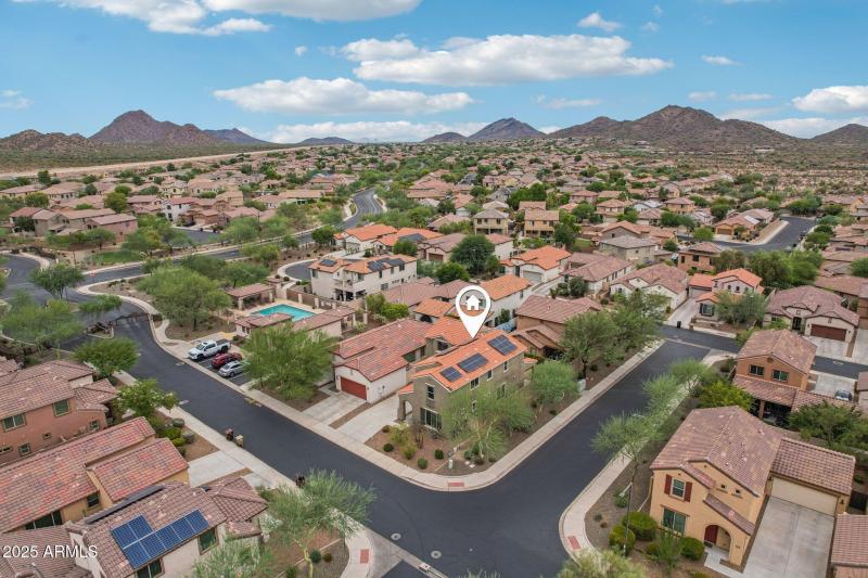 47-web-or-mls-W Palo Brea Ln-L2608-045