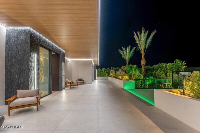 5 Front patio