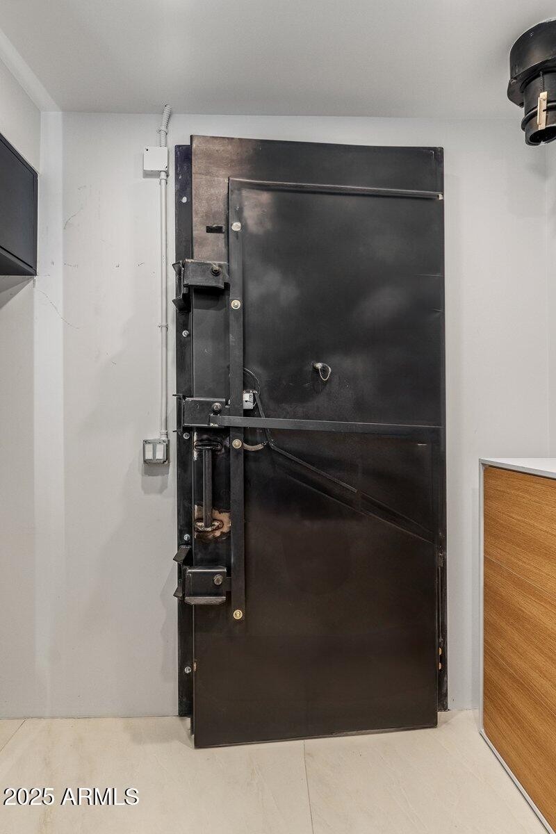 37-Nuclear Safe Room (inside)