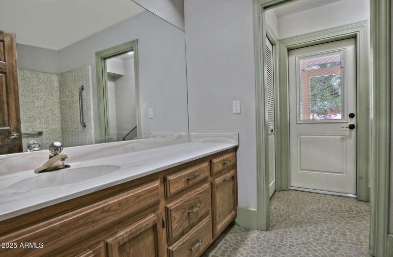 Full Bath-032-006-1500x981