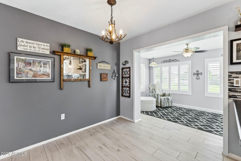 15_10502_W_Roundelay15_mls