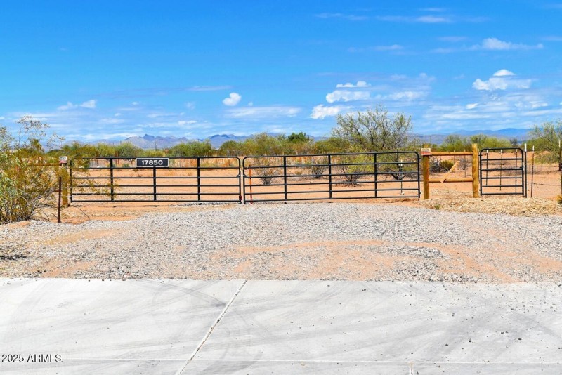 178th Gate approach wide