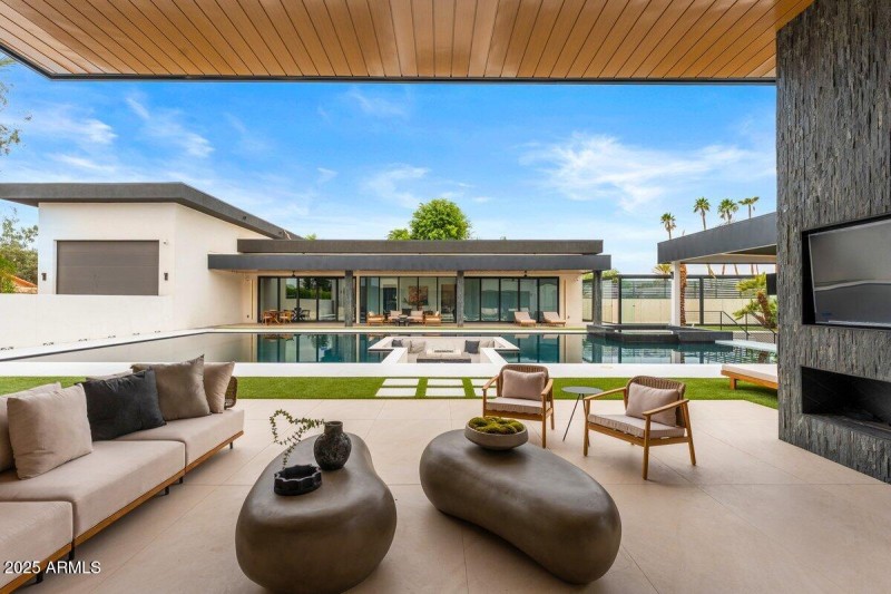61 Main house patio