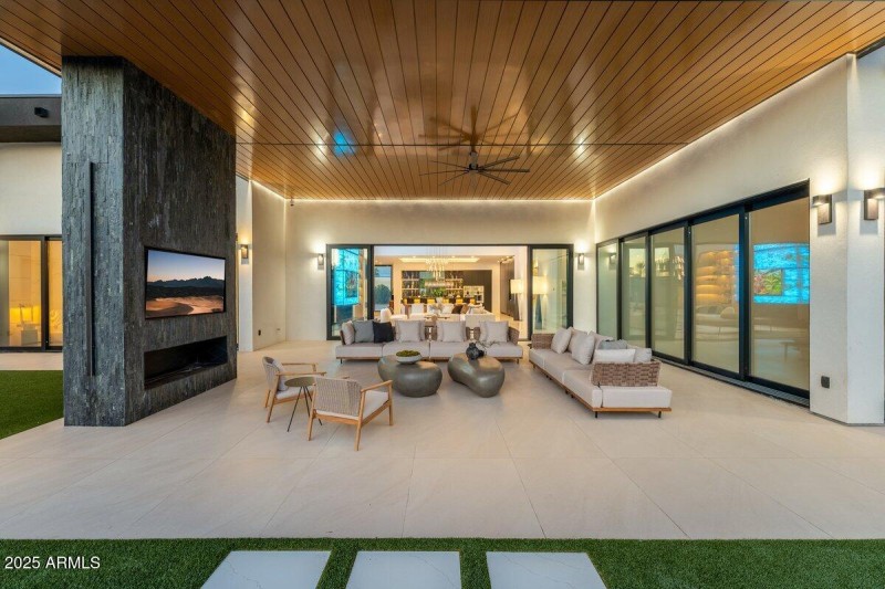 62 Main house patio