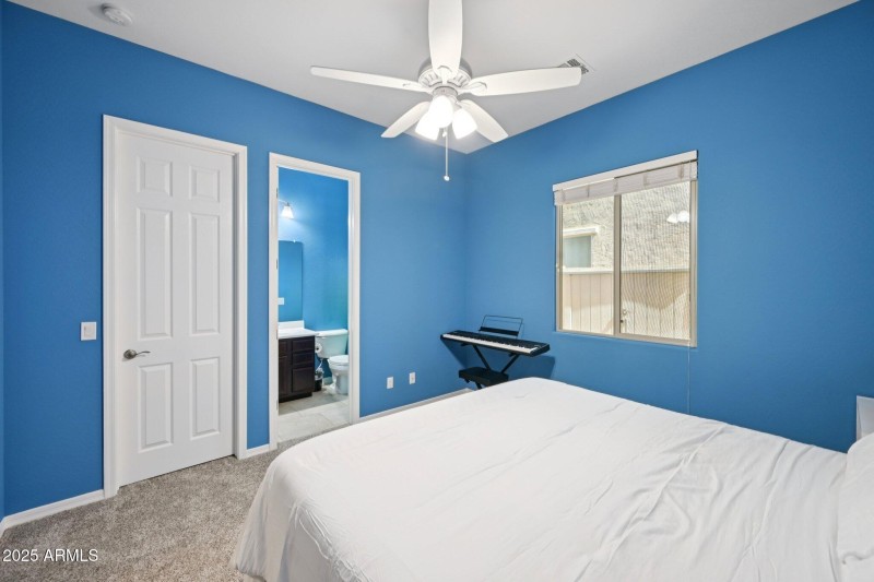 33-web-or-mls-N 161st Ave-S3009-033