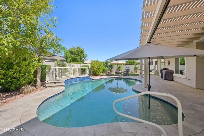 46-web-or-mls-N 161st Ave-S3009-046