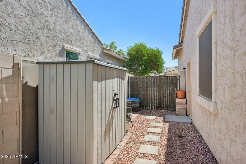 52-web-or-mls-N 161st Ave-S3009-052