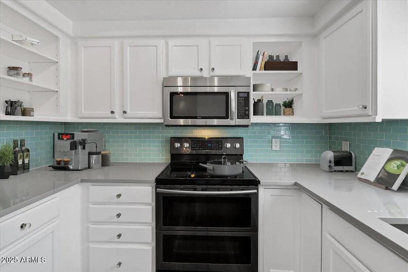 Light and Bright kitchen