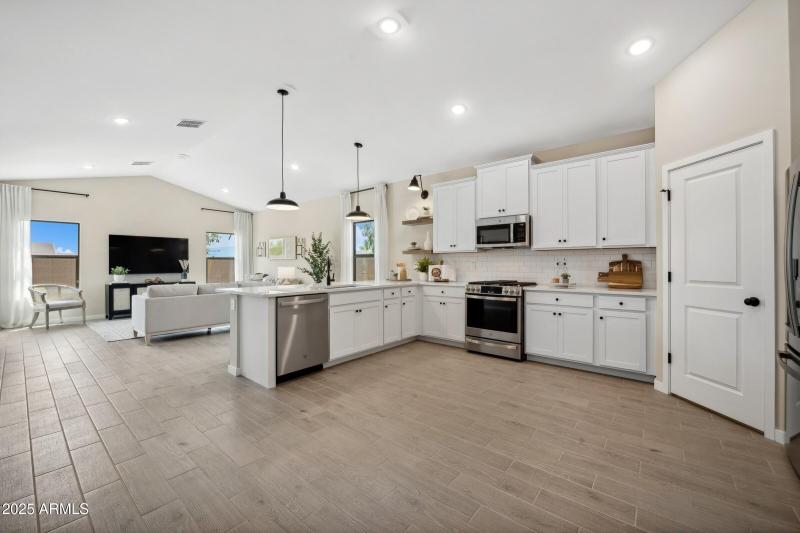 158649_Laveen Springs_Orinoco_Kitchen_Fa