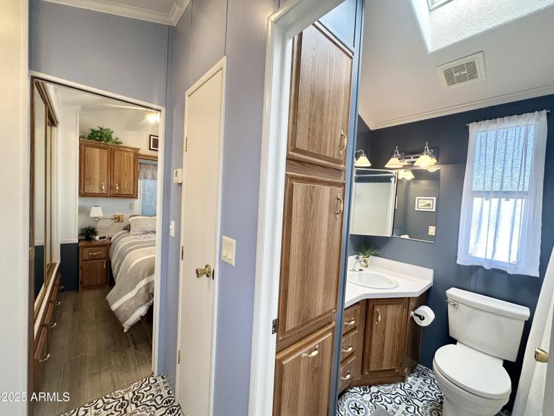 BATHROOM/BEDROOM ENTRY