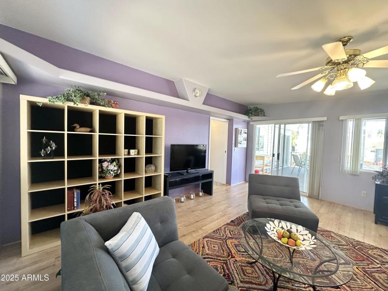 ENTERTAINMENT AREA/DISPLAY CABINETS