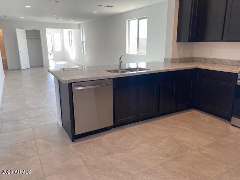 P35 Lot 16 Kitchen_GR_DR