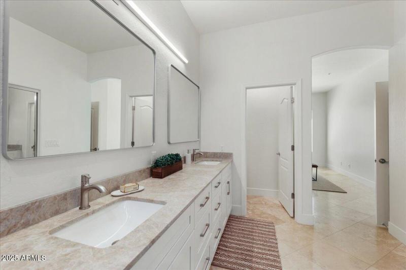 QUARTZITE COUNTER TOPS