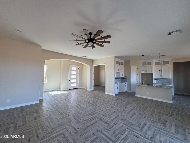 Front Entrance_LivngRM