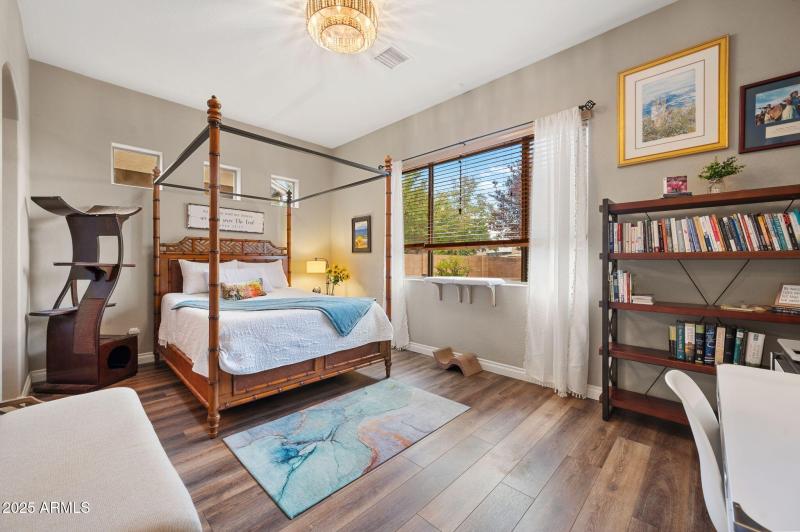 18-Primary Bedroom_1