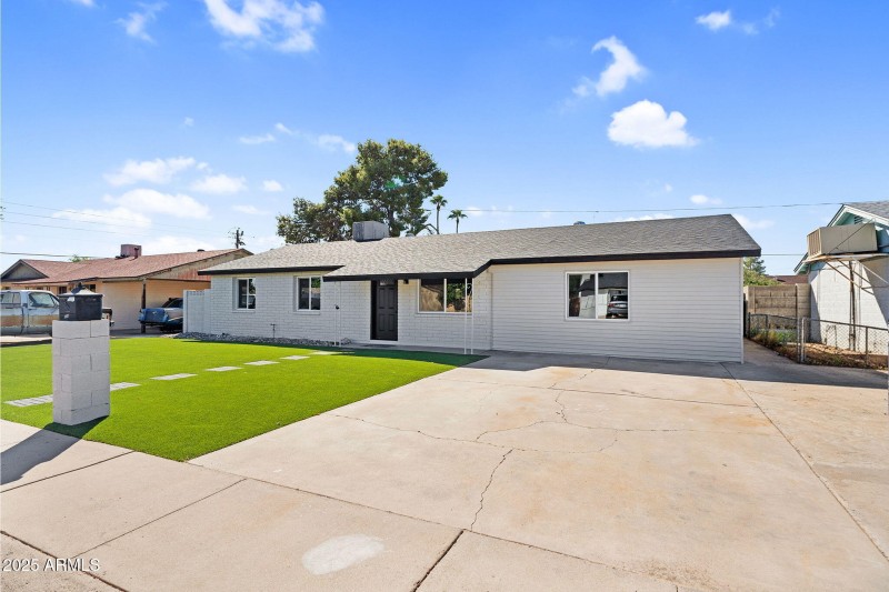 3-web-or-mls-3545 E Friess Dr-2