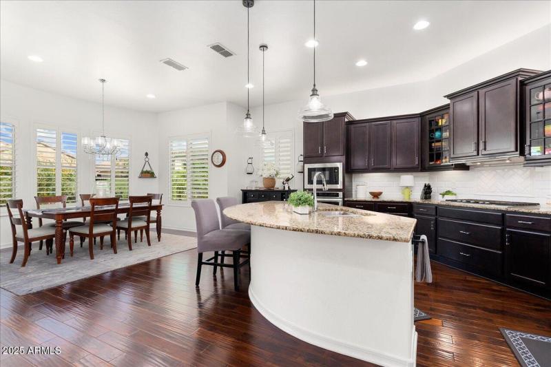 14-27052 W Oraibi Dr