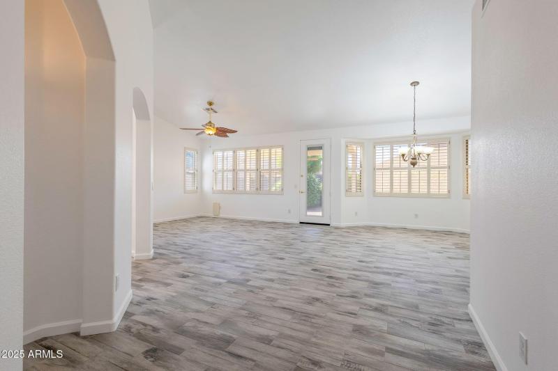 5-web-or-mls-18083 W Douglas Way, Surpis