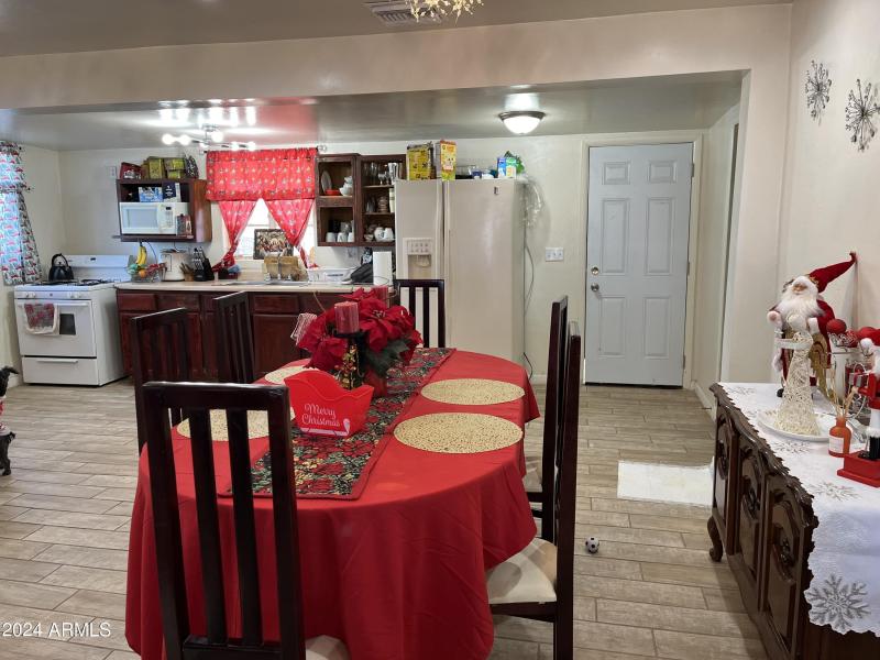 Kitchen Dining Area IMG_0449