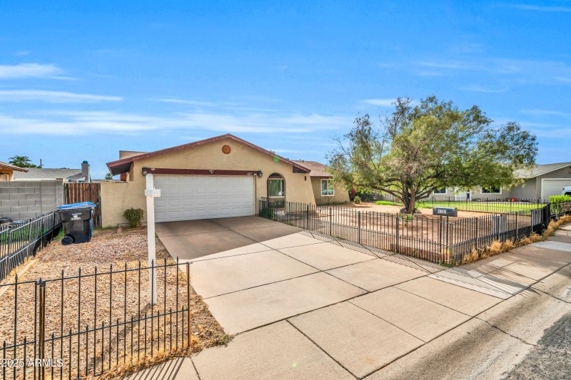 4207 N 79th Ln-2