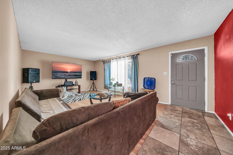 4207 N 79th Ln-7
