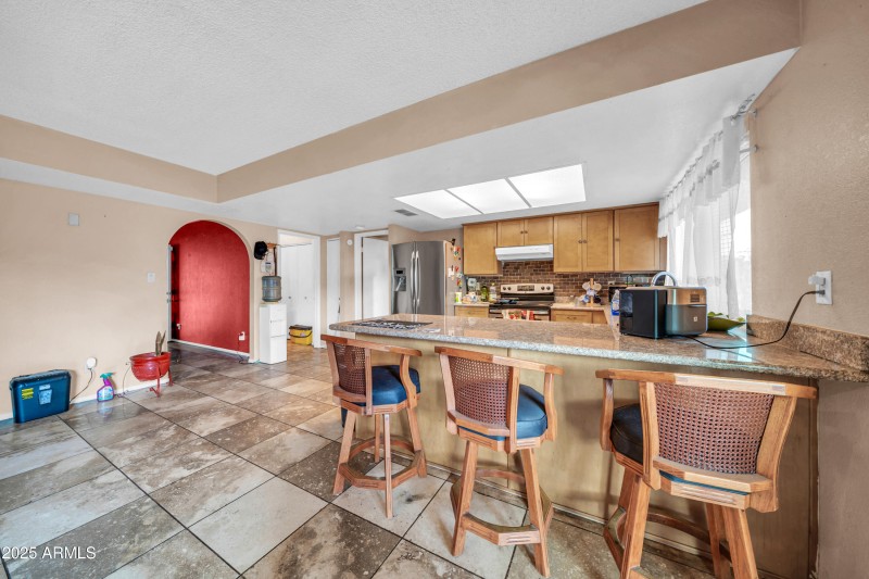4207 N 79th Ln-10