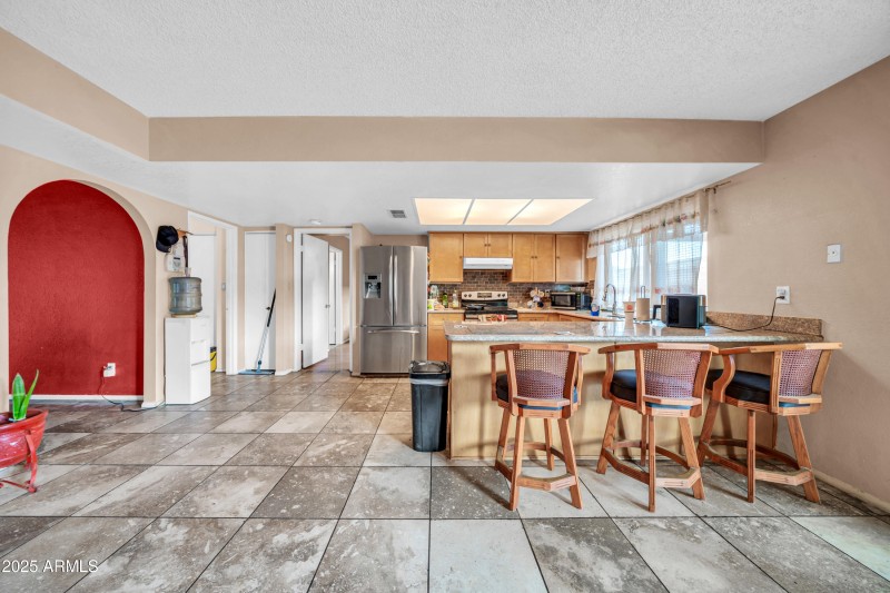 4207 N 79th Ln-11