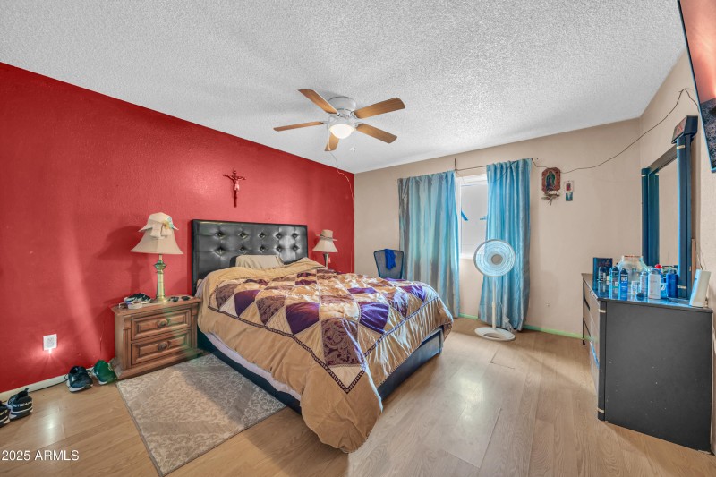 4207 N 79th Ln-20