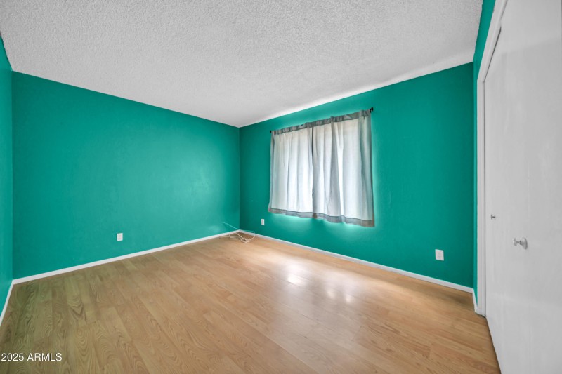 4207 N 79th Ln-23