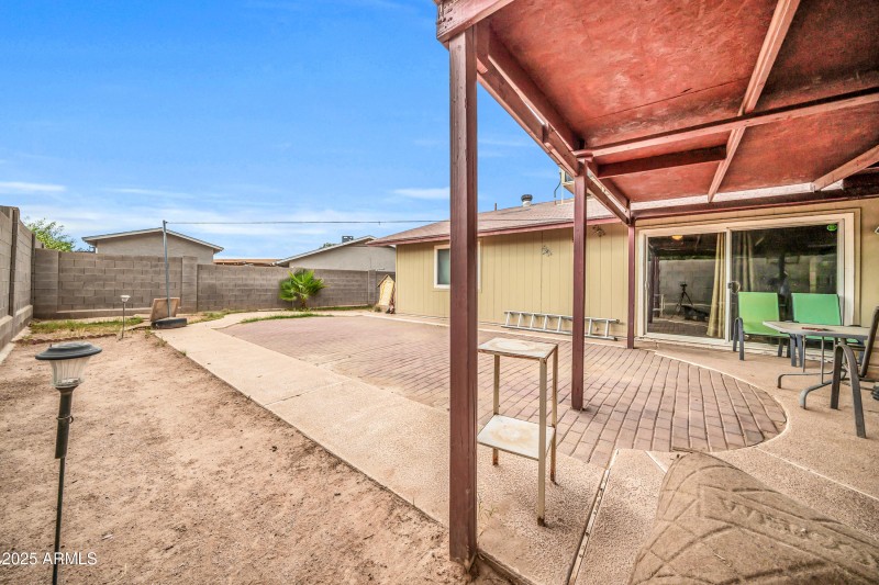 4207 N 79th Ln-27