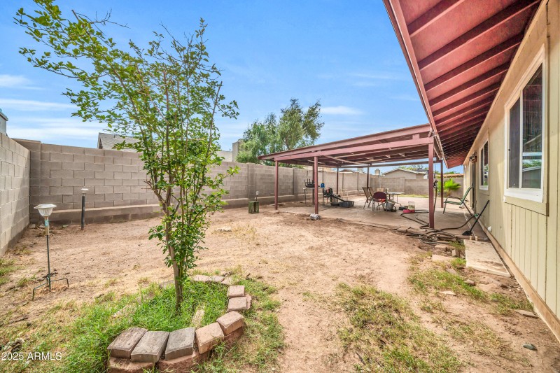 4207 N 79th Ln-34