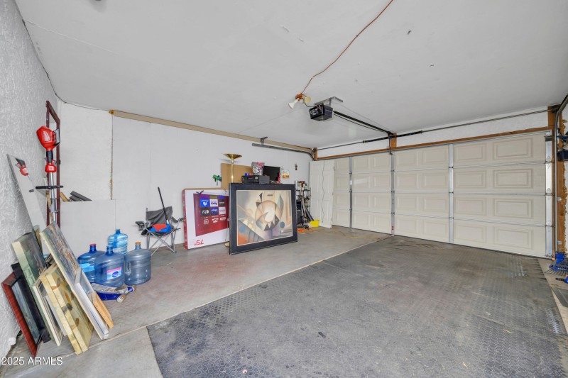 4207 N 79th Ln-38