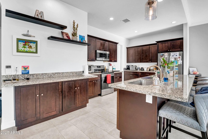 6-custom-3005 E Paradise Ln-6