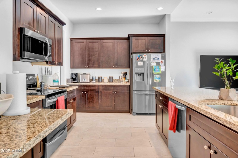 7-custom-3005 E Paradise Ln-7