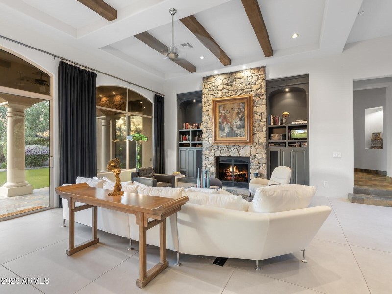 031_Living Room
