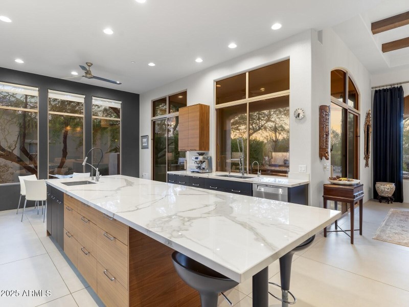 040_Kitchen