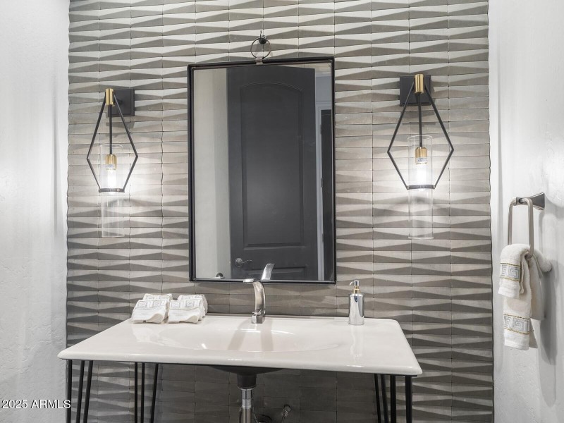 089_Powder Room