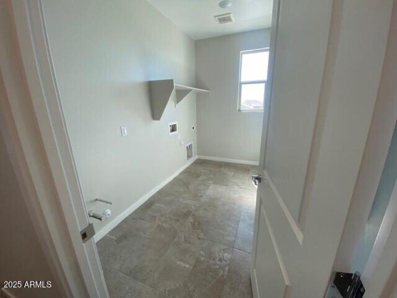 P20 Lot 94 Laundry Room