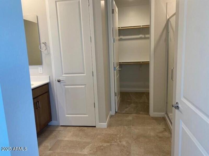 P20 Lot 94 Primary Bath_WIC