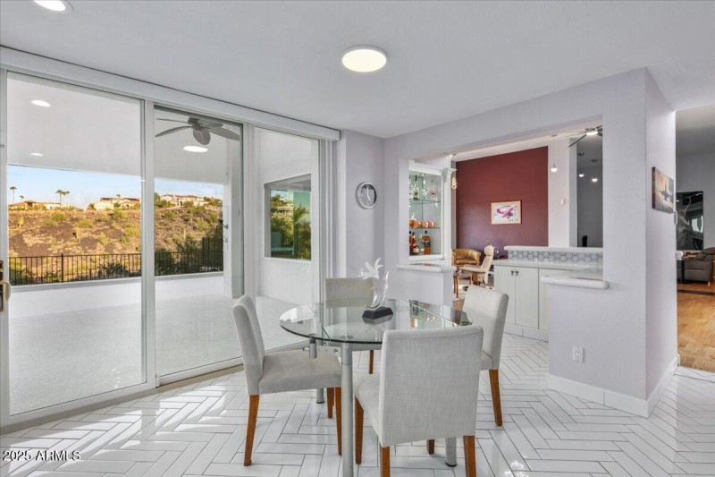 26-Breakfast Nook Views